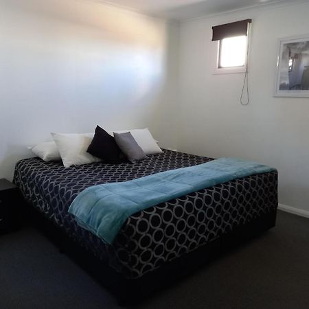 Twin Swans Motel Inverell Exterior photo