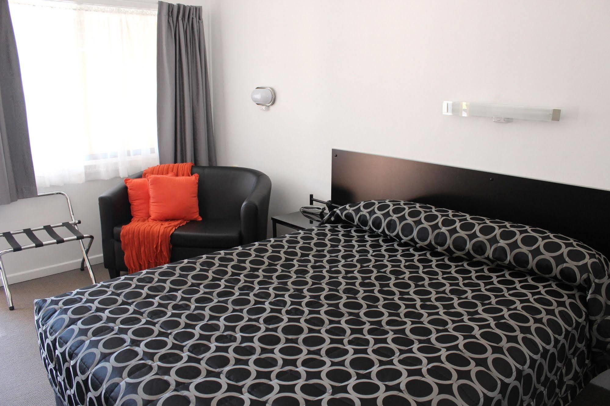 Twin Swans Motel Inverell Exterior photo
